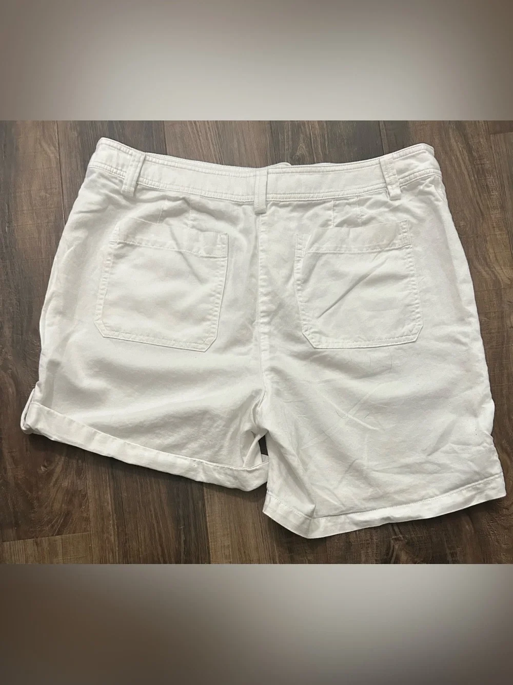 Talbots Size14 White Patch Pocket Shorts, Front Zip,Roll Bottom  6.5/4 in Inseam